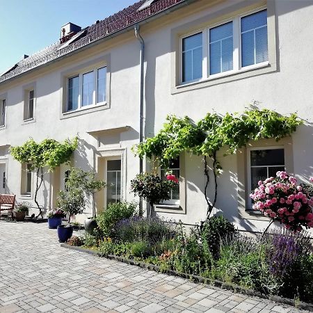 Ferienhof Graefe - 3-Seiten Hof Mit Grossem Garten, Pool & Sauna Meißen Eksteriør bilde